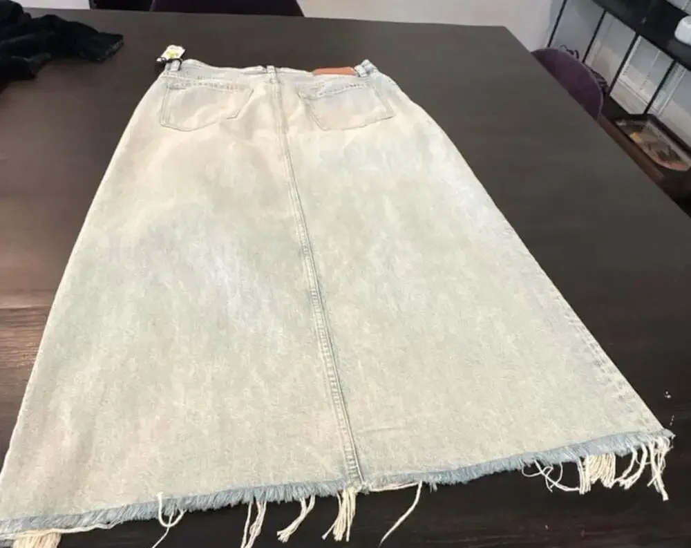 7 For All Mankind Raw-Edge Denim Midi Skirt size 30 new w/ defects